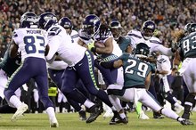 Differences Between Offense and Defense in Football