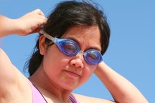 How to Adjust the Strap on Swimming Googles