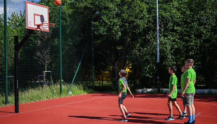 Krakow's Jewish Community Helps Ukrainian Refugees