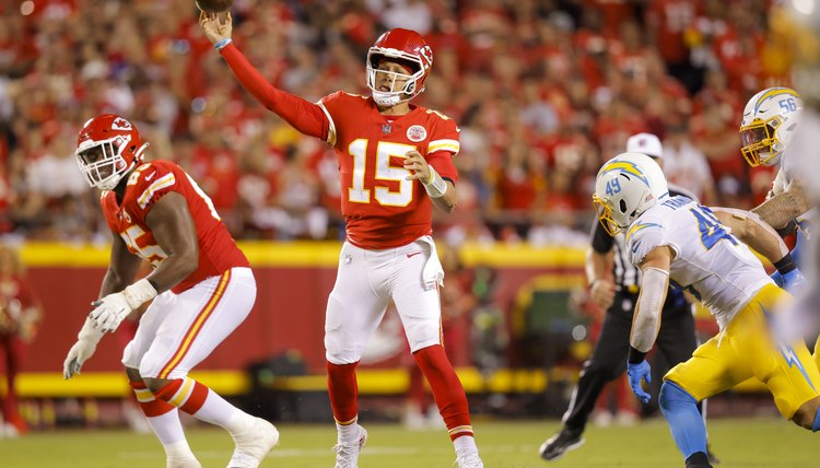 Los Angeles Chargers v Kansas City Chiefs