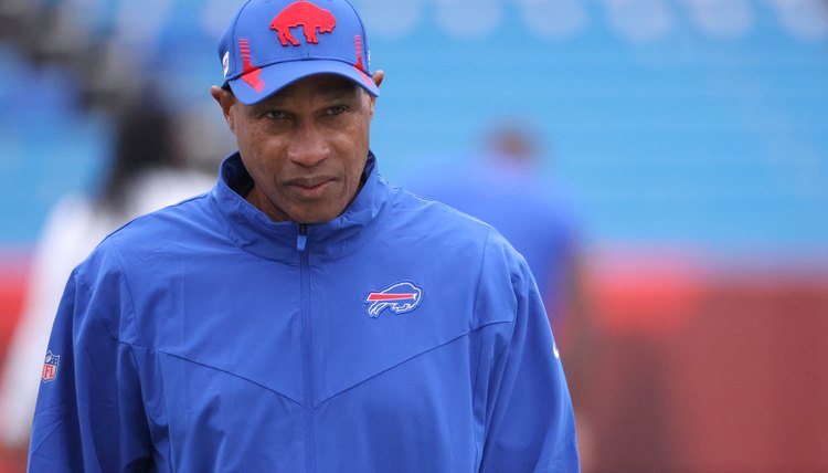 Miami Dolphins v Buffalo Bills
