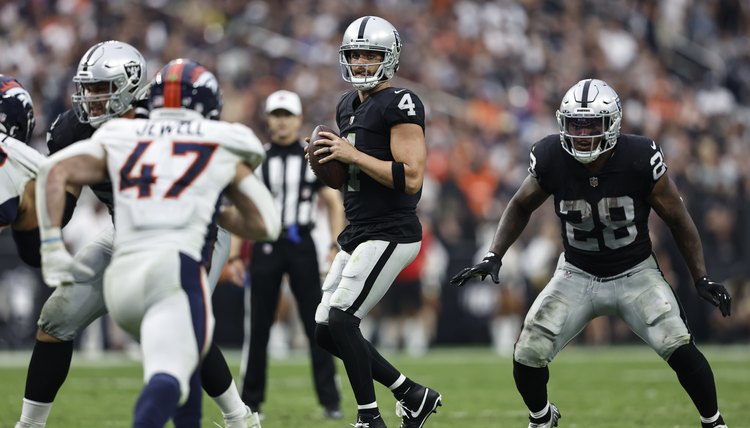 Denver Broncos v Las Vegas Raiders