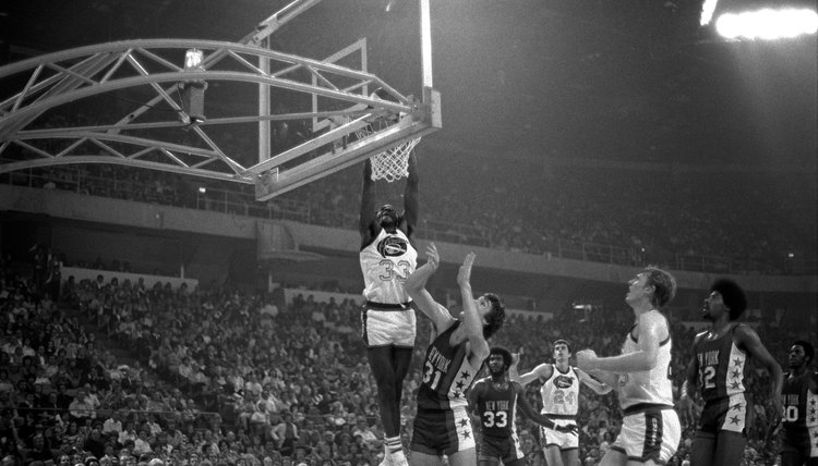Denver Nuggets v New York Nets, 11-8-75