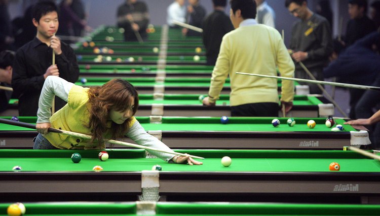 Chinese snooker players cue up at the la