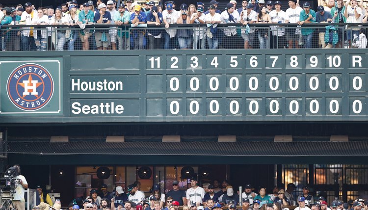 Division Series - Houston Astros v Seattle Mariners - Game Three