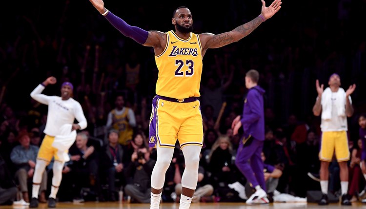 Indiana Pacers v Los Angeles Lakers