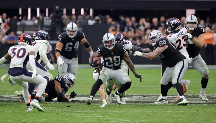 Denver Broncos v Las Vegas Raiders