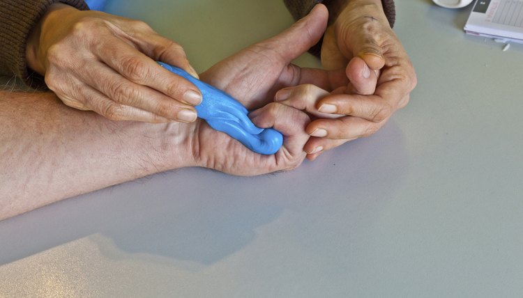 hand physiotherapy to recover a finger