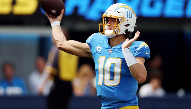 Las Vegas Raiders v Los Angeles Chargers