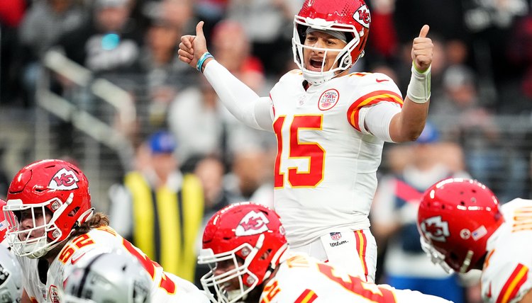 Kansas City Chiefs v Las Vegas Raiders