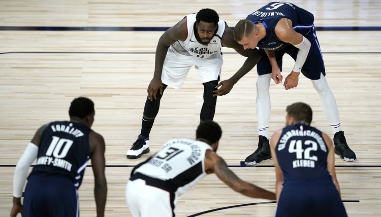 Los Angeles Clippers v Dallas Mavericks